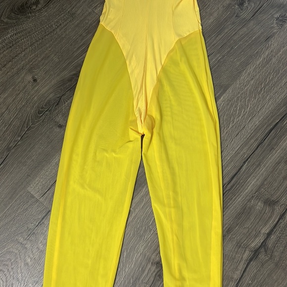 So Real Designer Yellow Jumpsuit Size XS New - Picture 6 of 8